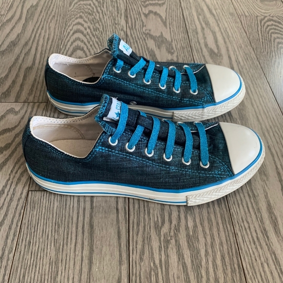 Beautiful Blue Converse 💙 - Picture 3 of 8